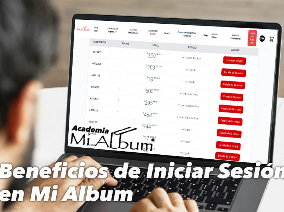 Usuario revisando su historial de pedidos en Mi Album desde el panel de cliente.