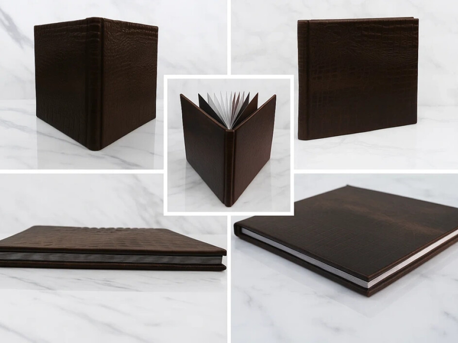 Collage de fotobook Mi Album clásico con empastado en propiel texturizado color chocolate, estilo premium, con acabado layflat y diseño de lujo sobre superficie de mármol blanco.