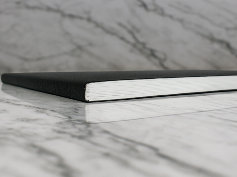 Fotobook Clasic Magazin abierto mostrando su encuadernado layflat.